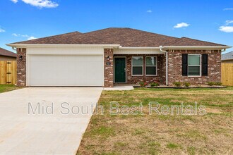 Building Photo - 620 Hill Rd