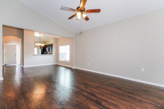 Foto del edificio - 6870 Glenbrook Dr