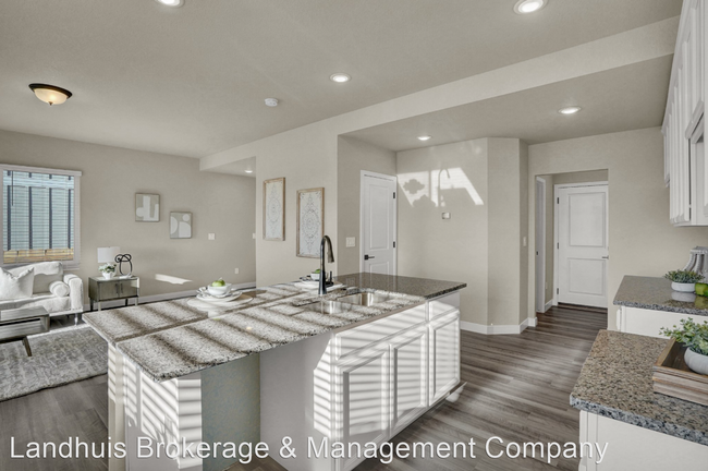 Building Photo - 3 br, 2.5 bath House - 6124 Big Bird Dr