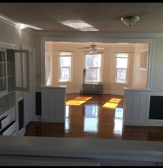 Foto del edificio - 230 Pleasant St