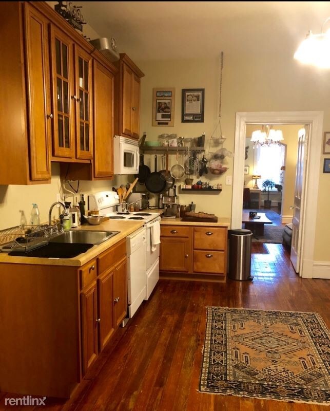 Building Photo - 3884 Juniata St