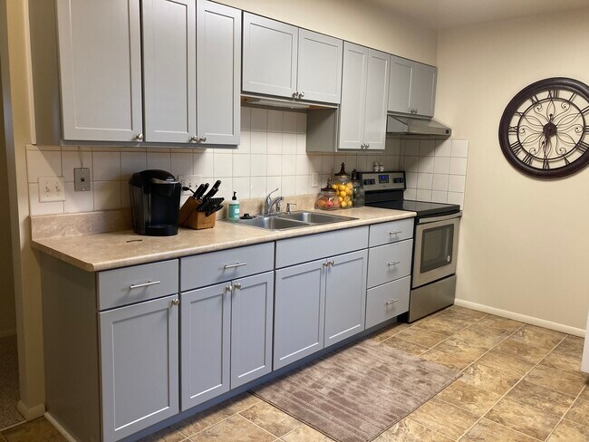 Kitchen - 506 N 15th Ave