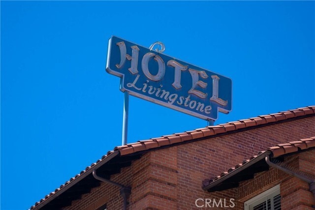 Building Photo - 139 S Los Robles Ave