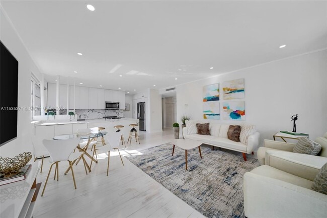 Building Photo - 1408 Brickell Bay Dr