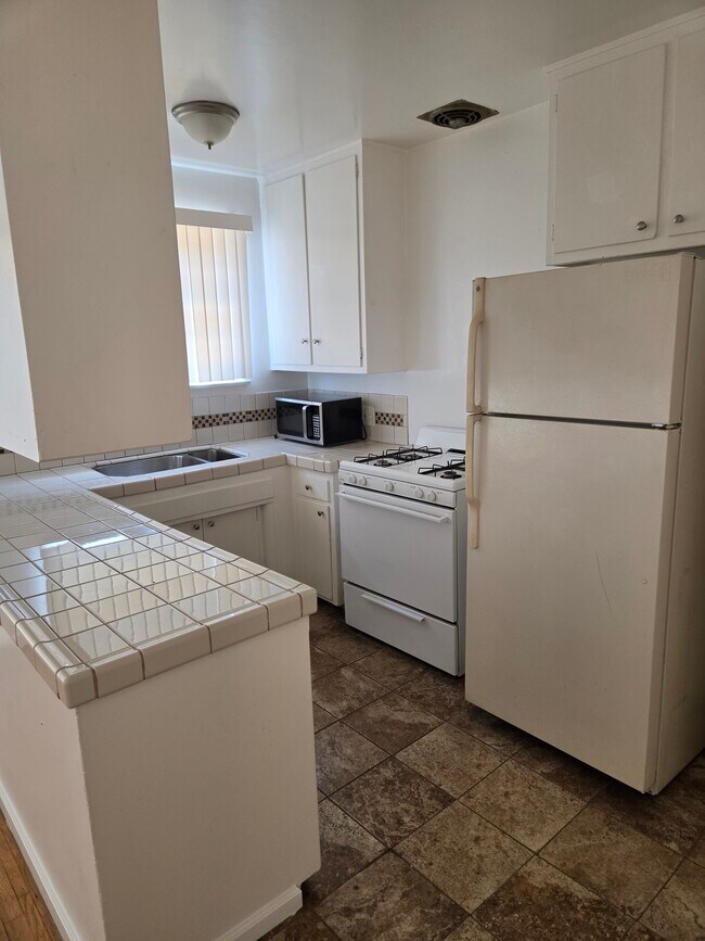 Cocina - 11259 Hatteras St