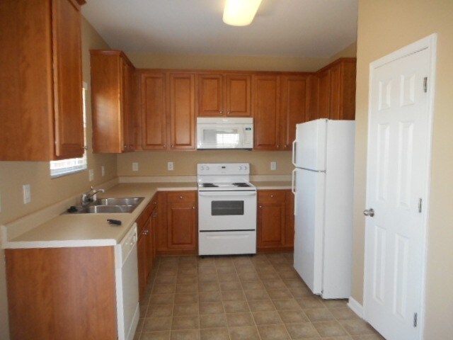 Building Photo - 5 Silverbrook Ct