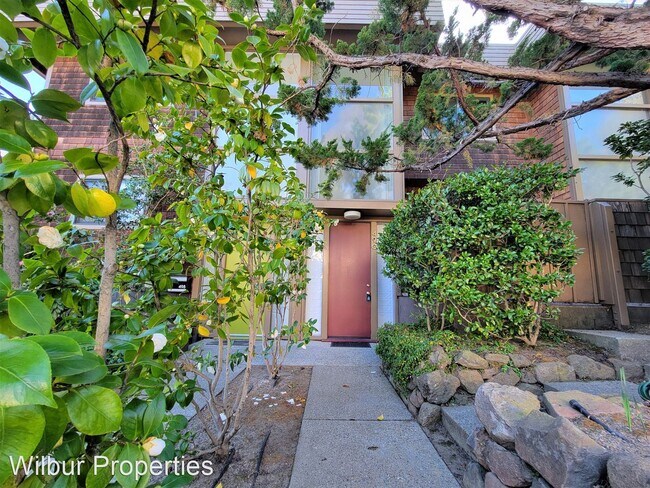 Foto del edificio - 3 br, 2.5 bath House - 490 Fulton Street