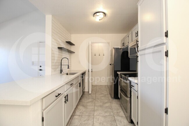 Foto del edificio - 623 W Guadalupe Rd