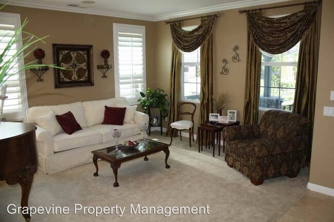 Foto del edificio - 45070 Vine Cliff St