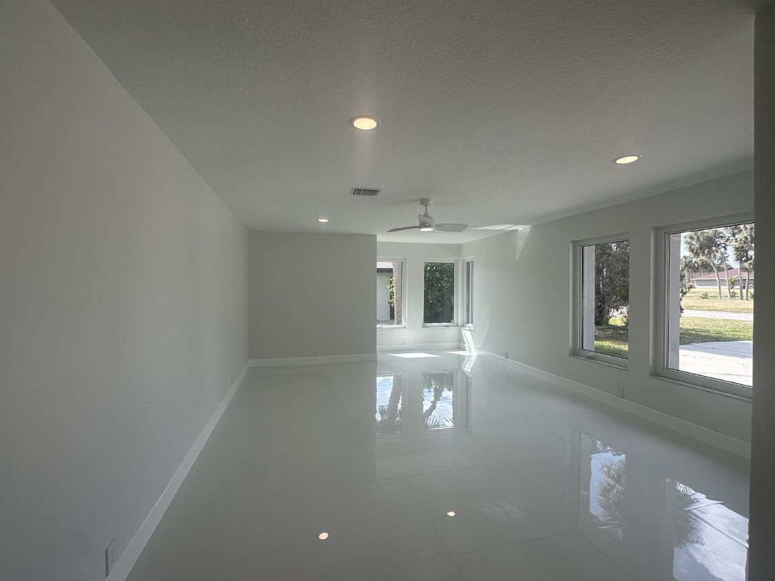 Primary Photo - Waterfront 3-Bedroom Home in Rotonda West
