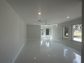 Building Photo - 230 Annapolis Ln