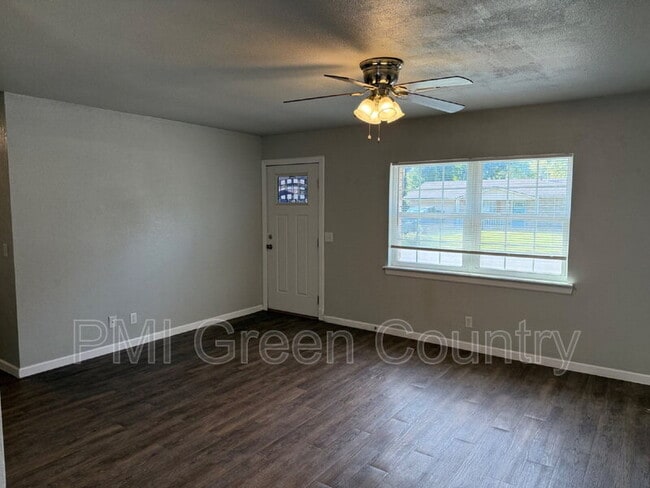 Foto del edificio - 28619 E 137th St S