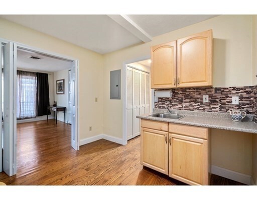 Building Photo - 405 Langley Rd