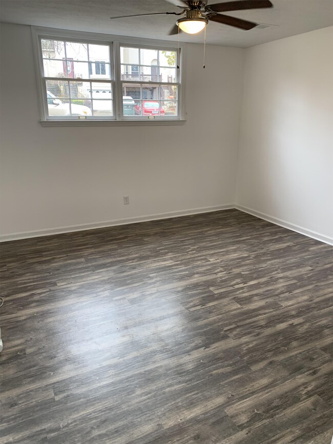 Foto del edificio - 3415 Sutherland Dr