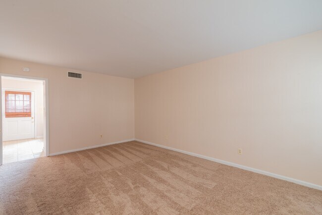 Building Photo - 4631 Old Lantern Way