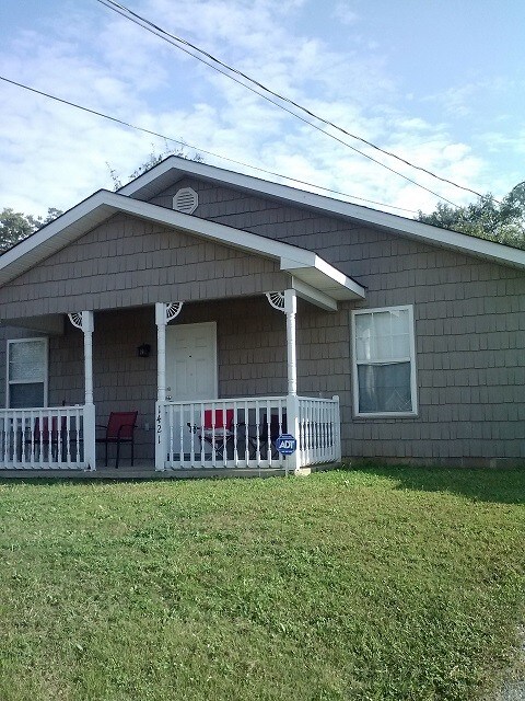 Foto principal - 1421 14th St E