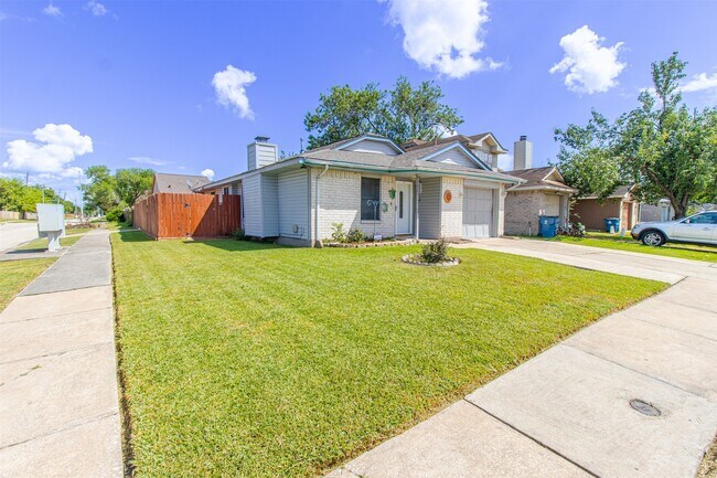 Foto del edificio - 918 Littleport Ln