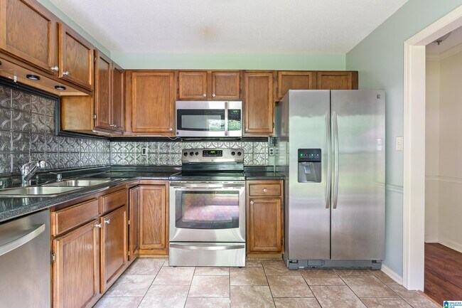 Foto del edificio - 1659 Ashwood Ln