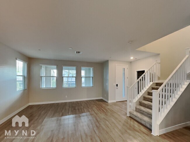 Foto del edificio - 486 Fairview Hills St