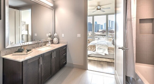 Foto del edificio - 3112 N Houston St