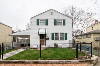 Building Photo - 726 Hestor Dr