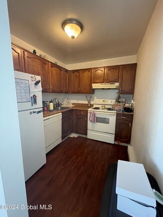 Building Photo - 98 Circular St