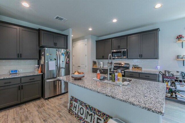 Building Photo - 173 Riverhill Dr