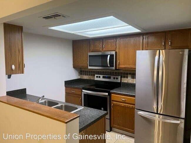 Building Photo - 2 br, 2 bath House - 5526 SW 8th Place