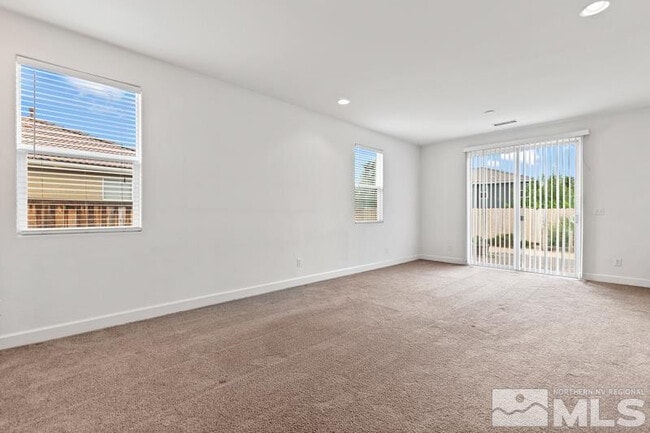 Building Photo - 365 Pesaro Way