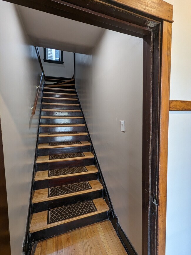 Foto del edificio - 2133 W Morse Ave