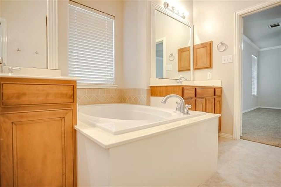 1220 Spanish Moss Dr, Savannah, TX 76227 House Rental in Savannah, TX