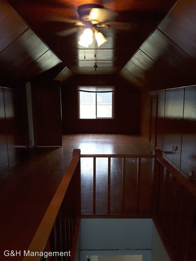 Foto del edificio - 403 E 1st St