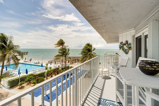 Building Photo - 201 E Ocean Dr