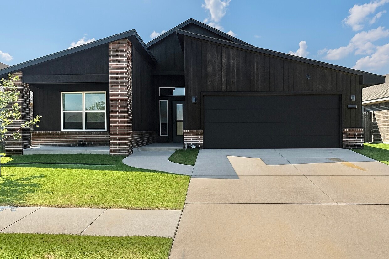 Foto principal - 8605 Ricard Dr