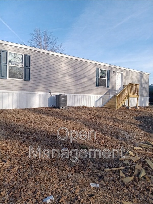 Building Photo - 16 English Village Park