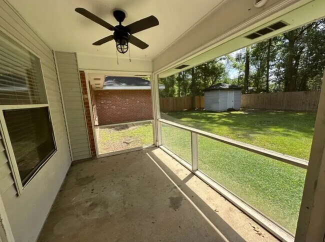 Building Photo - 301 Cedarwood St