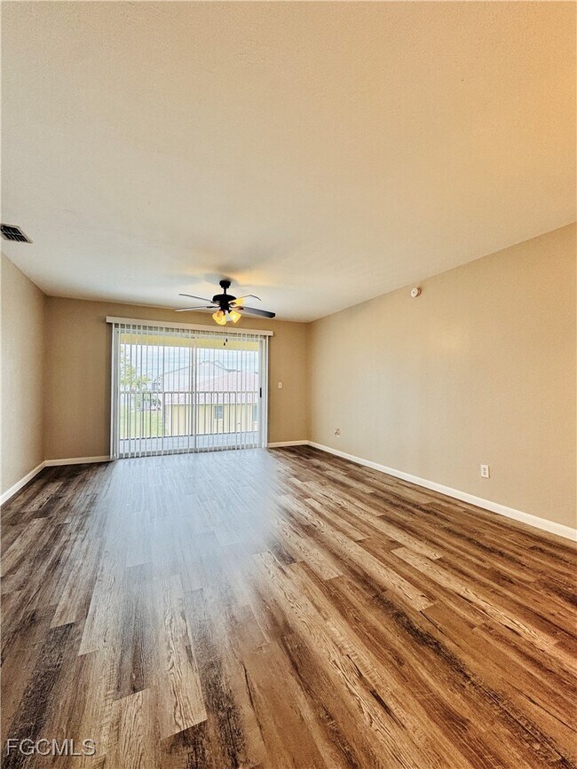 Foto del edificio - 706 SE 13th Ct