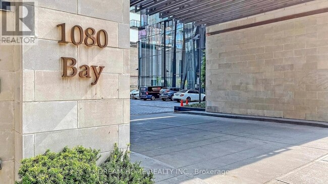 Building Photo - 1080 Bay St.