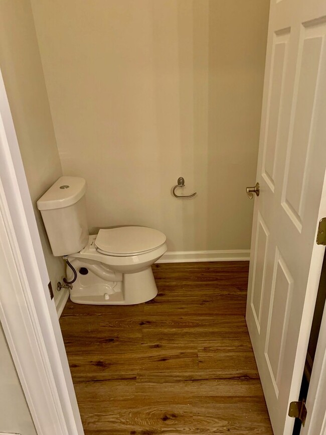 Building Photo - Port Warwick Luxury attached Home
