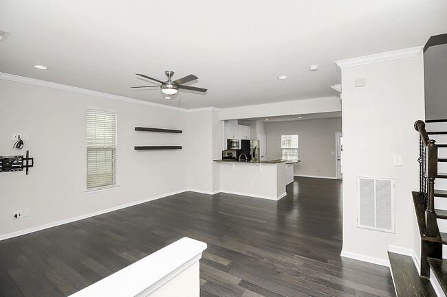 Building Photo - 3043 Potomac River Pkwy