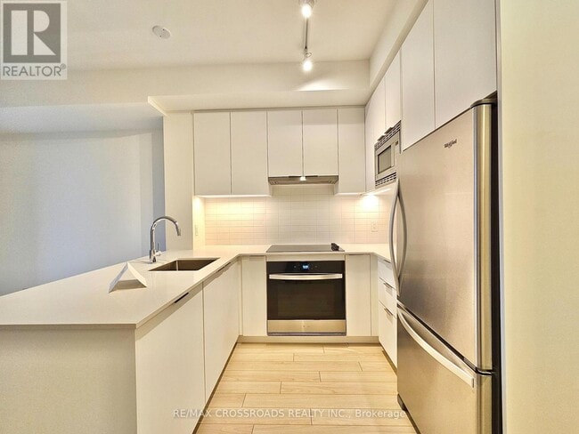 Building Photo - 3079 Trafalgar Rd