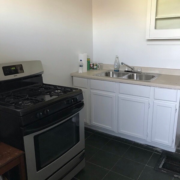 Kitchen - 2352 N Buffum St