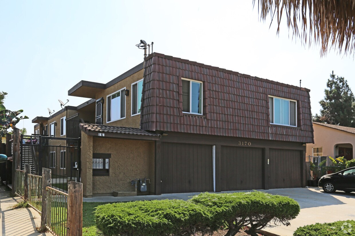 Primary Photo - 3170 Roosevelt St