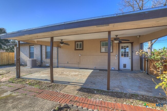 Building Photo - 196 Richter Ln