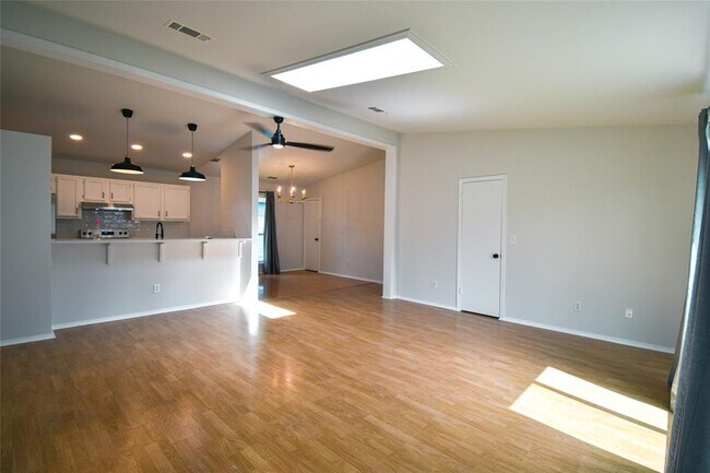 Building Photo - 1102 Sunbeam Cove