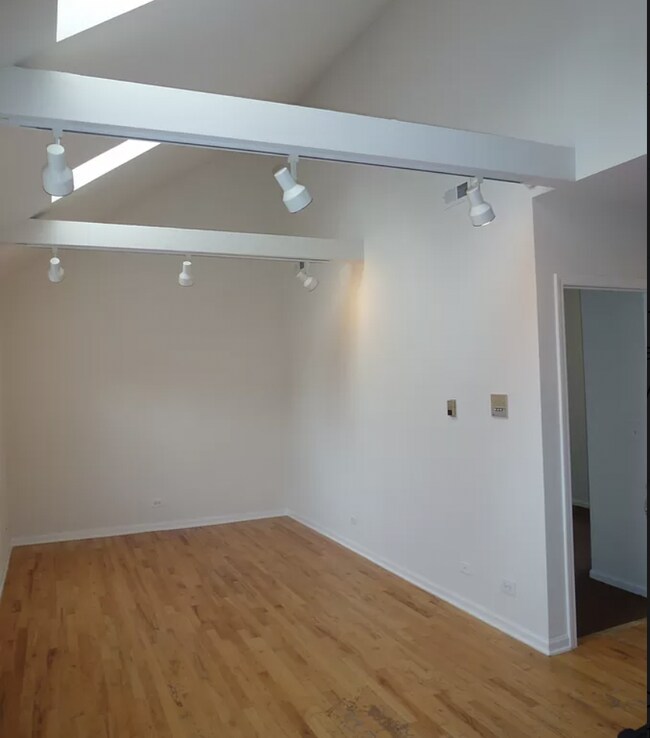 Building Photo - 1 bedroom in Chicago IL 60642
