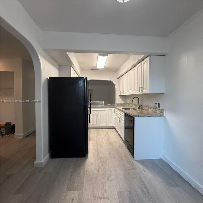 Building Photo - 10832 NW 30th Pl