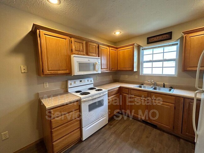 Building Photo - 1057 S Missouri Ave