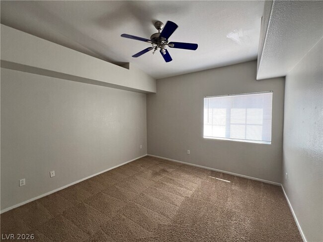 Building Photo - 325 Amber Pine St