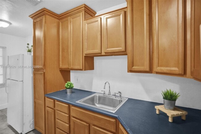 Foto del edificio - 1860 Venice Park Dr